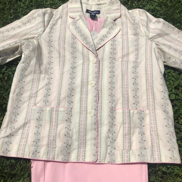 Quacker Factory Jacket&Crop pants set - Picture 2 of 6